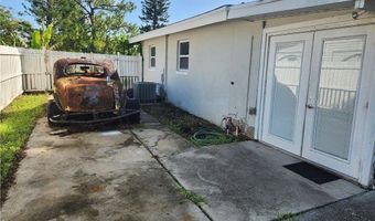 2206 Wyandotte Ave, Alva, FL 33920