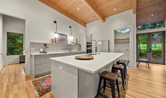 46 W Elvendon Dr, Bella Vista, AR 72715