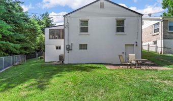 9301 Leona Ct, Affton, MO 63123