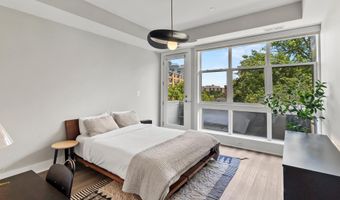 1102 S HIGHLAND St 3, Arlington, VA 22204