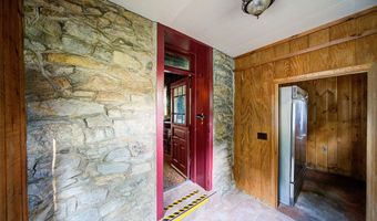 2165 STATE St, Alburtis, PA 18011