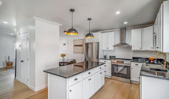 1325 BARNABY Ter SE, Washington, DC 20032