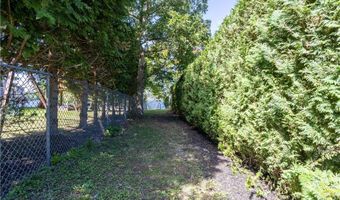 231 Shady Valley Rd, Coventry, RI 02816