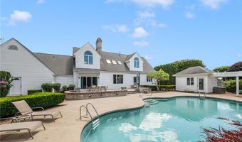 40 Alpine Estates Dr, Cranston, RI 02921