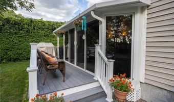 9 Patricia Dr, North Providence, RI 02904