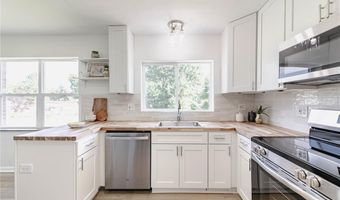 7315 Cheshire Ln, Affton, MO 63123