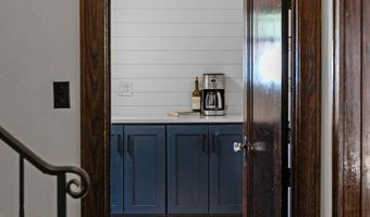 1613 N DIVISION St, Appleton, WI 54911