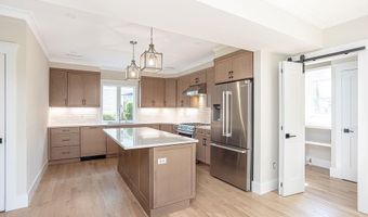 28 Carroll Ave, Newport, RI 02840