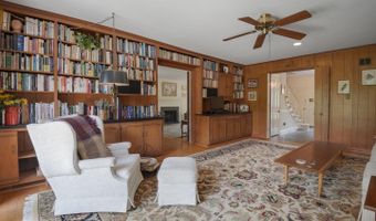 9921 KENTSDALE Dr, Potomac, MD 20854