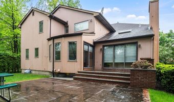 29 Sunset Rd S, Albertson, NY 11507