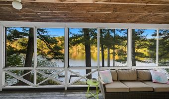 543 Long Shores Dr, Barrington, NH 03825