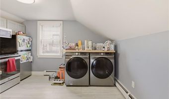 9 Bacheller St, Newport, RI 02840