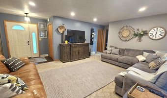 2510 Bobbie Dr, Aberdeen, SD 57401