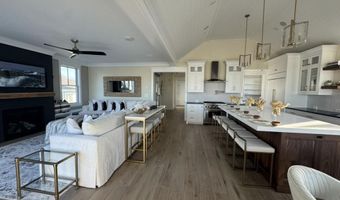 281 7th St, Avalon, NJ 08202