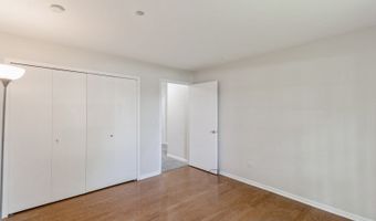 1412 W Crane St 1, Arlington Heights, IL 60004