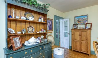 210 NE Valley St, Abingdon, VA 24210
