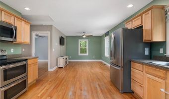 219 Fenner Hill Rd, Hopkinton, RI 02832