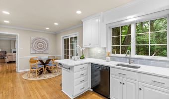 1 ORCHARD Way S, Potomac, MD 20854