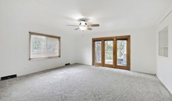 816 W Heritage Dr, Addison, IL 60101