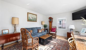 6 Cliff Ter, Newport, RI 02840