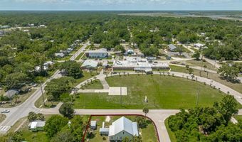 120 11th St, Apalachicola, FL 32320