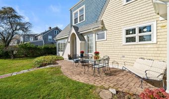 35 Benedict Rd, Bourne, MA 02532