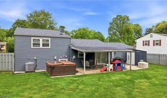 2219 Woodland Trace St, Austintown, OH 44515
