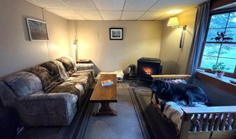 7 Howard Siding Ln, Abbot, ME 04406