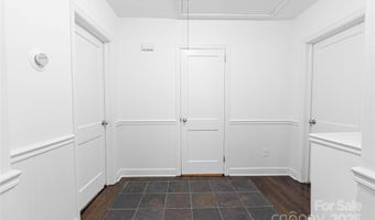4010 Hiddenbrook Dr, Charlotte, NC 28205