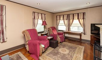 526 SW Walnut St, Ankeny, IA 50023