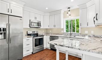82 Dyer Ave, East Providence, RI 02915