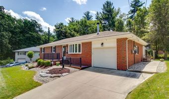 2421 Woodcrest Dr, Alton, IL 62002