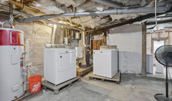 748 Riverside Dr, Augusta, ME 04330