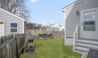 4 Halsey Ave, Middletown, RI 02842