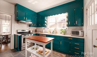 9 Colonial Pl, Asheville, NC 28804