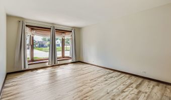 1410 W Lexington Dr, Arlington Heights, IL 60004