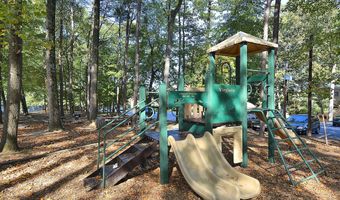 4333 AMERICANA Dr 203, Annandale, VA 22003