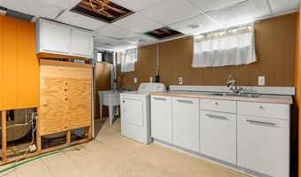 9299 Becker Ave, Allen Park, MI 48101
