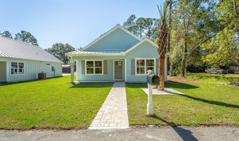 224 17th St, Apalachicola, FL 32320