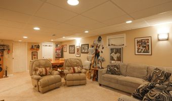 3741 Persimmon Dr, Algonquin, IL 60102
