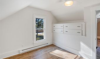 217 N 6th St, Adel, IA 50003