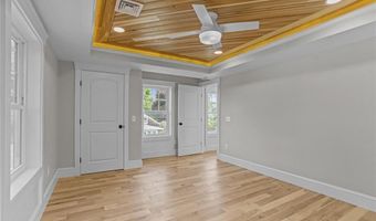 5 Lillis Ave, Barrington, RI 02806