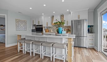 201 W Glenn St, Atlantic Beach, NC 28512