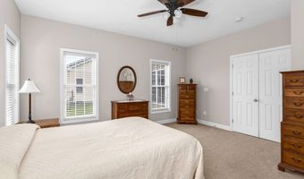 4 Candlelight Ln, Bellingham, MA 02019