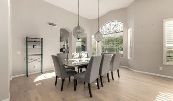 5733 S AMBERWOOD Dr, Chandler, AZ 85248