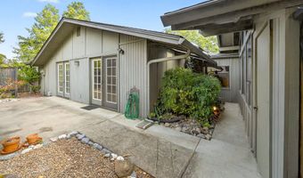 767 Twin Pines Cir, Ashland, OR 97520