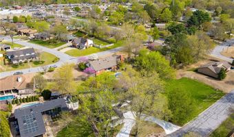 1300 Quail Run Cir, Bentonville, AR 72712