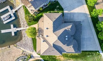 1408 Riverwood Dr, Bismarck, ND 58504