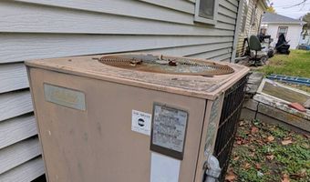 902 W 10th St, Atlantic, IA 50022