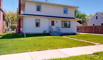 406 Giles Pl, Albert Lea, MN 56007